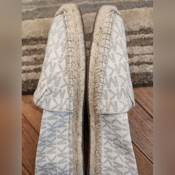 Michael Kors Kendrick Slip On Espadrille Flat Shoes MK Logo Luggage Size 9 - Picture 4 of 12